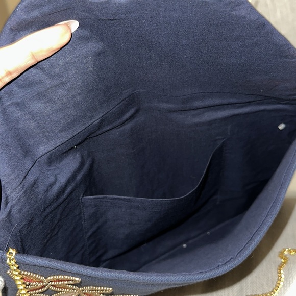 Franchesca embroidered hand bag. - Picture 7 of 7